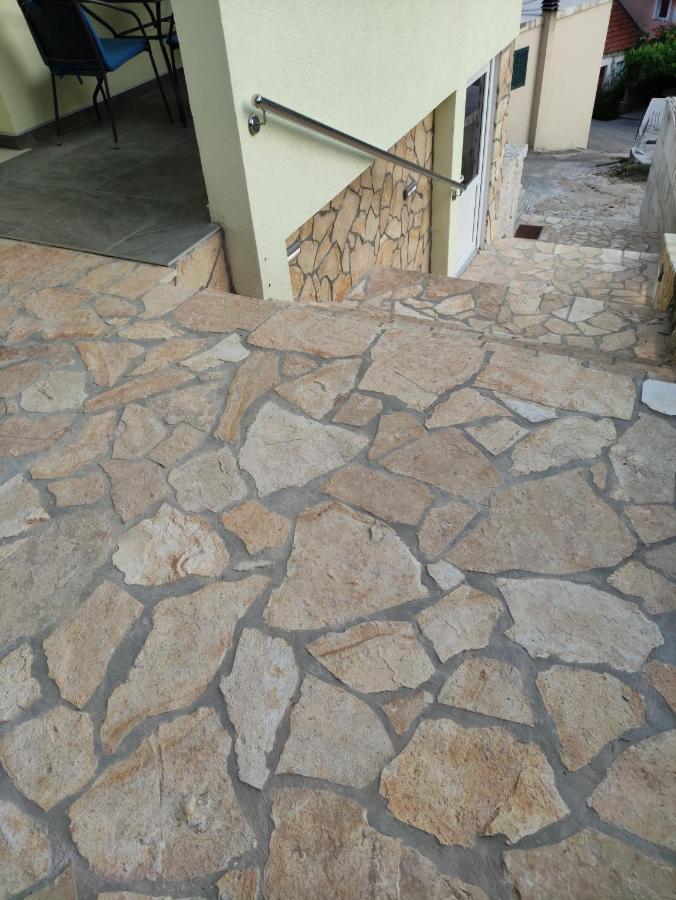 Ferienwohnung Mira 2 Zagvozd Exterior foto