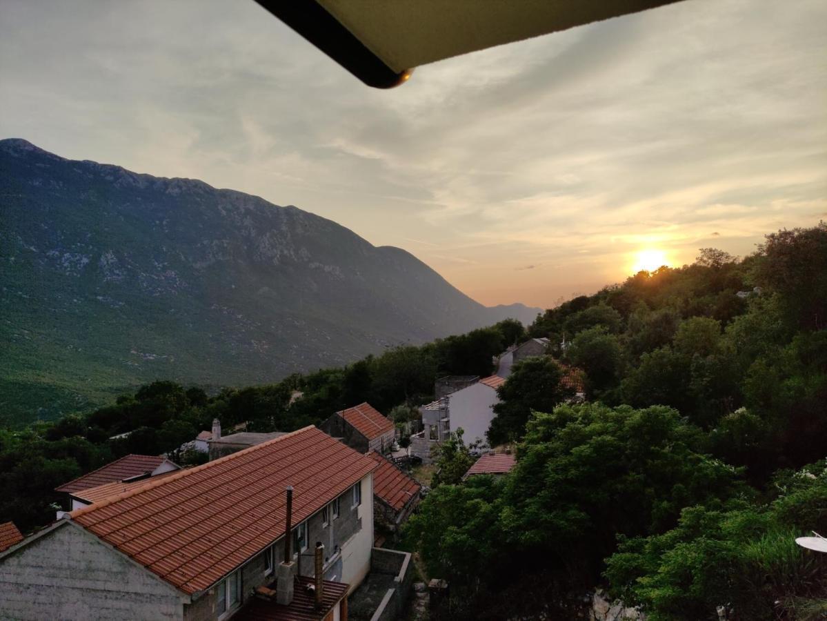 Ferienwohnung Mira 2 Zagvozd Exterior foto